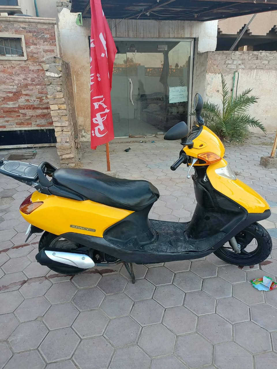 سبيسي ياباني مفتوحه مكينتها خير من الله  كلشي بيها شغال ب550  وبيها مجال قليل  ***********

