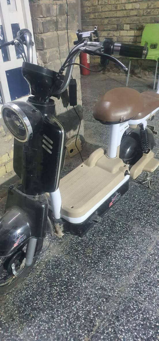 السلام عليكم دراجة شحن نظيفة جدا ماعدا يحتاجلها بولبرن ستيرن سعرها ١٥٠ مكانها حي اور واتساب
***********
