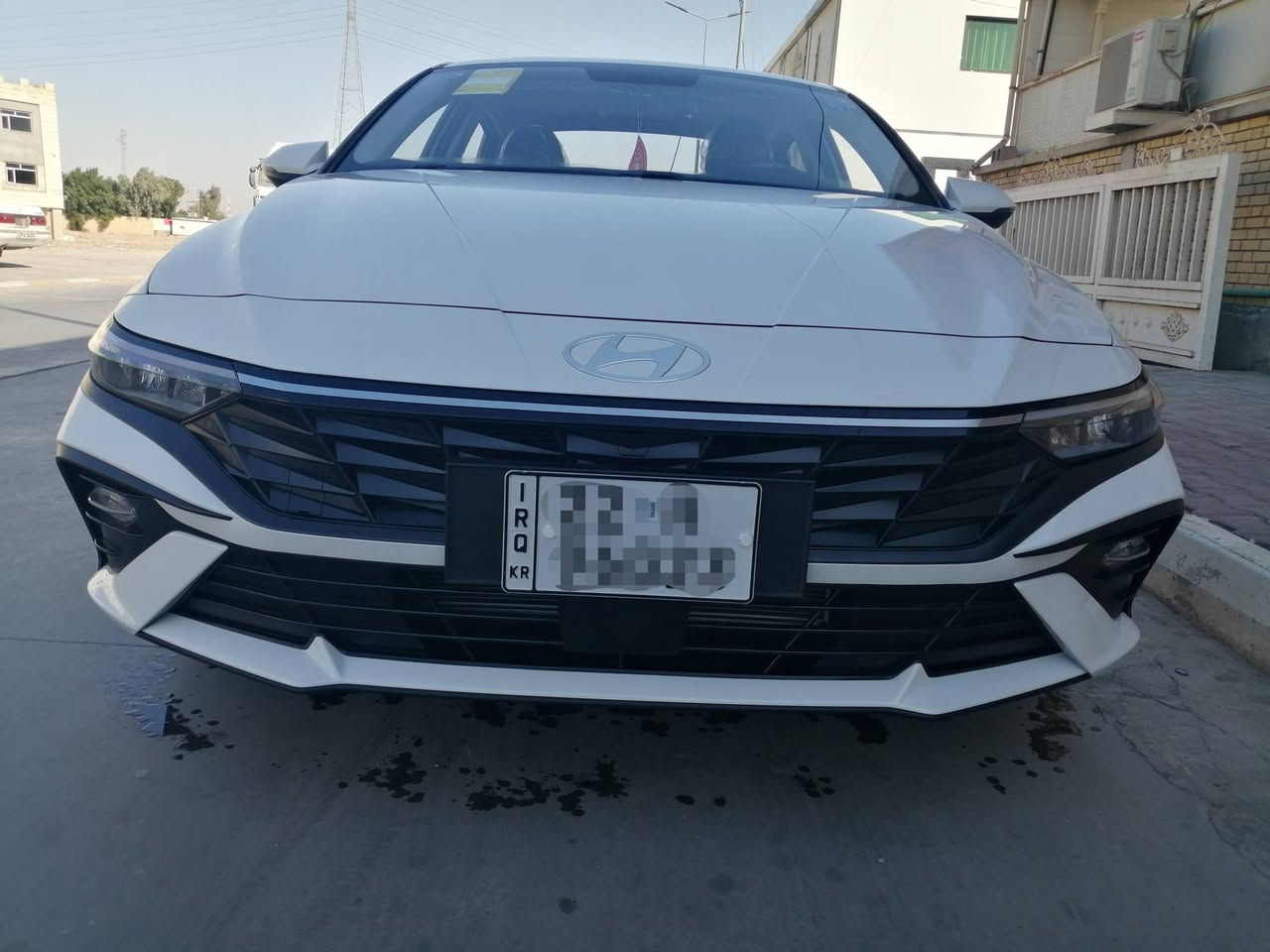 السلام عليكم
النترا موديل 2024 تجميع الصين رقم أربيل (سنوية باسمي اني اول مالك ماخذها زيرو)تحويل ثاني يوم السيارة
مكفوله. بعدها بالنايلون. 
ماشية 149‪00   

العنوان (واسط/الكوت/مركز المدينة) 

المواصفات:  
المحرك 1500 دبل نوزل 
شاشه ديجتال 
التشغل بصمه  + بصمة باب السائق + ترحيب
كشنات جلد اسود
هند بريك بصمه  
اوتو هولد               
فتحه سقف                                  
لايت LED ثلاثي العدسات
حساسات خلفية
حساسات أمامية 
تبريد قطعتين
كامره خلفية دواره 
نضام ترحيب مري شفط
مودات قيادة ( إيكو وكومفورت وسمارت وسبورت) 
تحكم ستيرن فول 
ويل كب كروم حجم 17
لد امامي نهاري
مانع انزلاق 
ايرباكات عدد 6
گير طيارة
مقود رياضي جلد مع تحكم كامل بالصوت ومثبت السرعة (كروس كنترول).

السعر 145‪
ملاحظة: من اول مااخذتها بانزين محسن ودهن اصلي (كارت ضمان) 

للاستفسار الاتصال:
د. محمد 
***********‪
