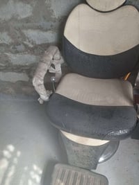 كرسي حلاقة • مستخدم شهر • أبو غريب