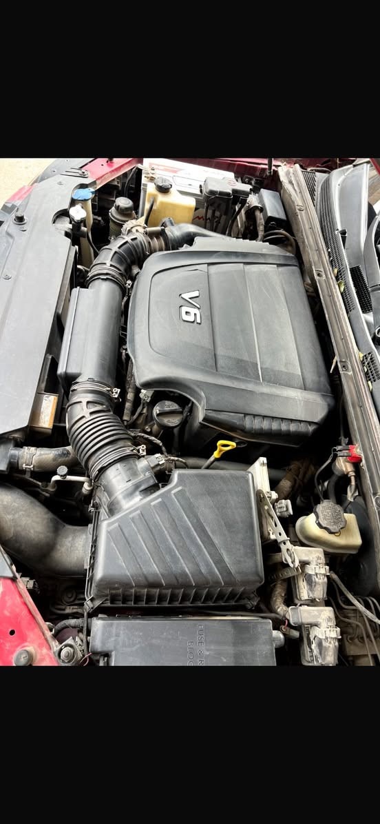 للبيع من رخصه مدير الكروب المحترم موهافي موديل 2012
رقم بغداد ألماني
خليجية
فتحة، كشنات جلد
حساس خلفي ،شاشة لمس،بصمات بوب ، تبريد جديد، منظومة غاز مع منظومة بانزين، مري شفط
كامرة خلفية بيه  قطعتين صبغ فقط وعندي صور قبل ما اصبغهن  مكان بغداد حي العلام السعر 115 ***********يوجد وتساب
