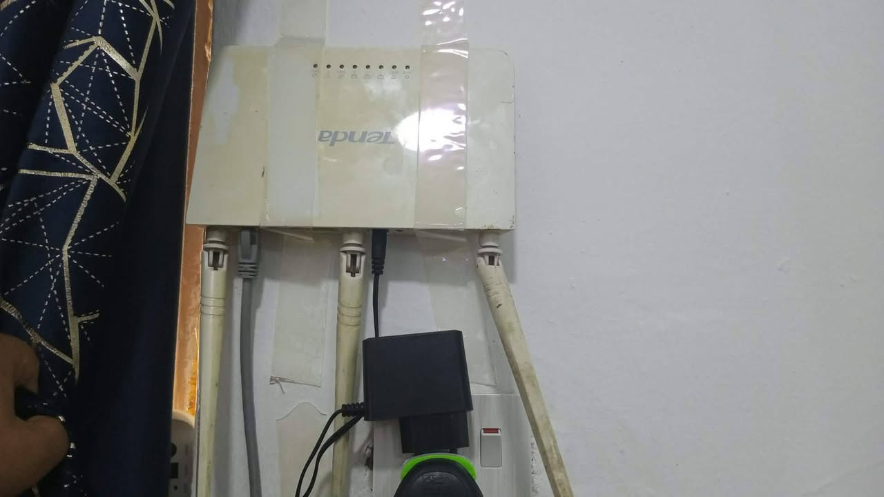 للبيع راوتر وبرج   السعر٧٥


**إذا كنت صاحب هذا الإعلان وتريد حذفه لأي سبب، رجاءا أرسل رسالة إلى الدعم الفني**
