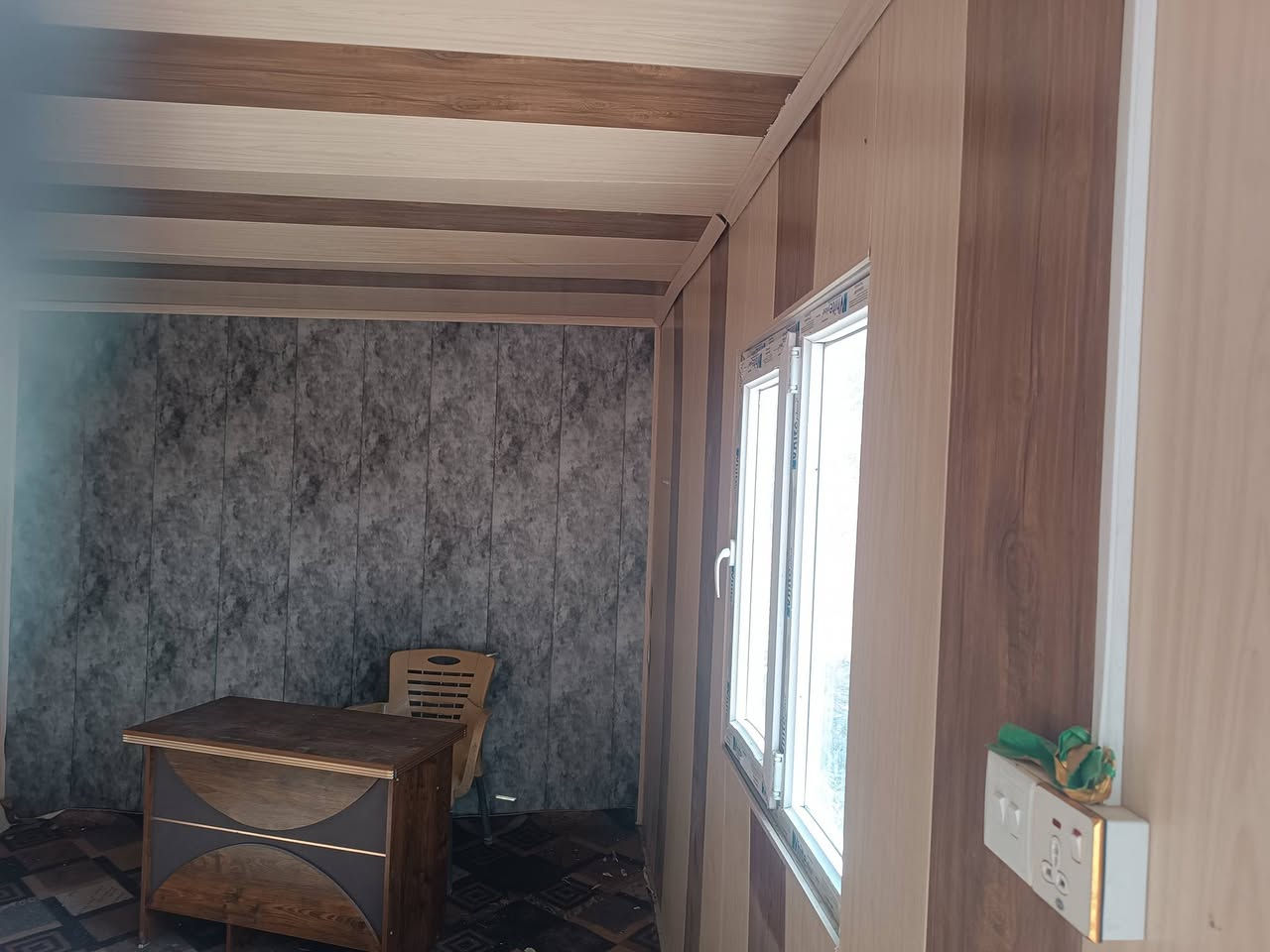 كرفان عدد اثنين للبيع.
***********
