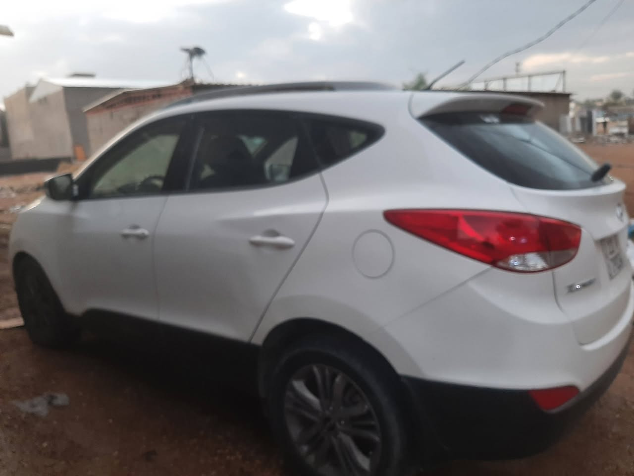 توسان ٢٠١٥ 
خليجي 
استيراد خاص 
٢٤٠٠ دوش 
بغداد ابو غريب 
١٣٥ $ 
٣ قطع صبغ بدون دواخل 
جنطة وجاملوغ خلفي وجاملوغ امامي
*********** وتساب
***********
