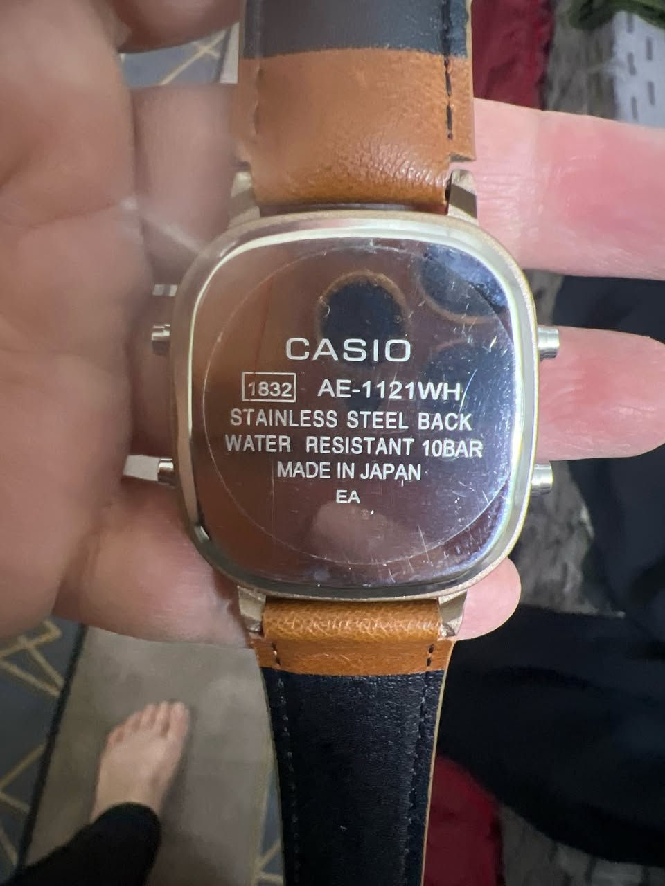للبيع: ساعة كاسيو World Time الأصلية
ساعة كاسيو اليابانية الأيقونية بتصميم كلاسيكي أنيق.
• الموديل: Casio AE-1121WH (نسخة يابانية).
• المميزات: توقيت عالمي (خريطة رقمية)، 5 منبهات، إضاءة LED.
• البطارية: تدوم حتى 10 سنوات.
• المقاومة: ضد الماء حتى 100 متر.
• الحزام: جلد بني فاخر.
• الحالة: ممتازة وشغالة 100%.


**إذا كنت صاحب هذا الإعلان وتريد حذفه لأي سبب، رجاءا أرسل رسالة إلى الدعم الفني**