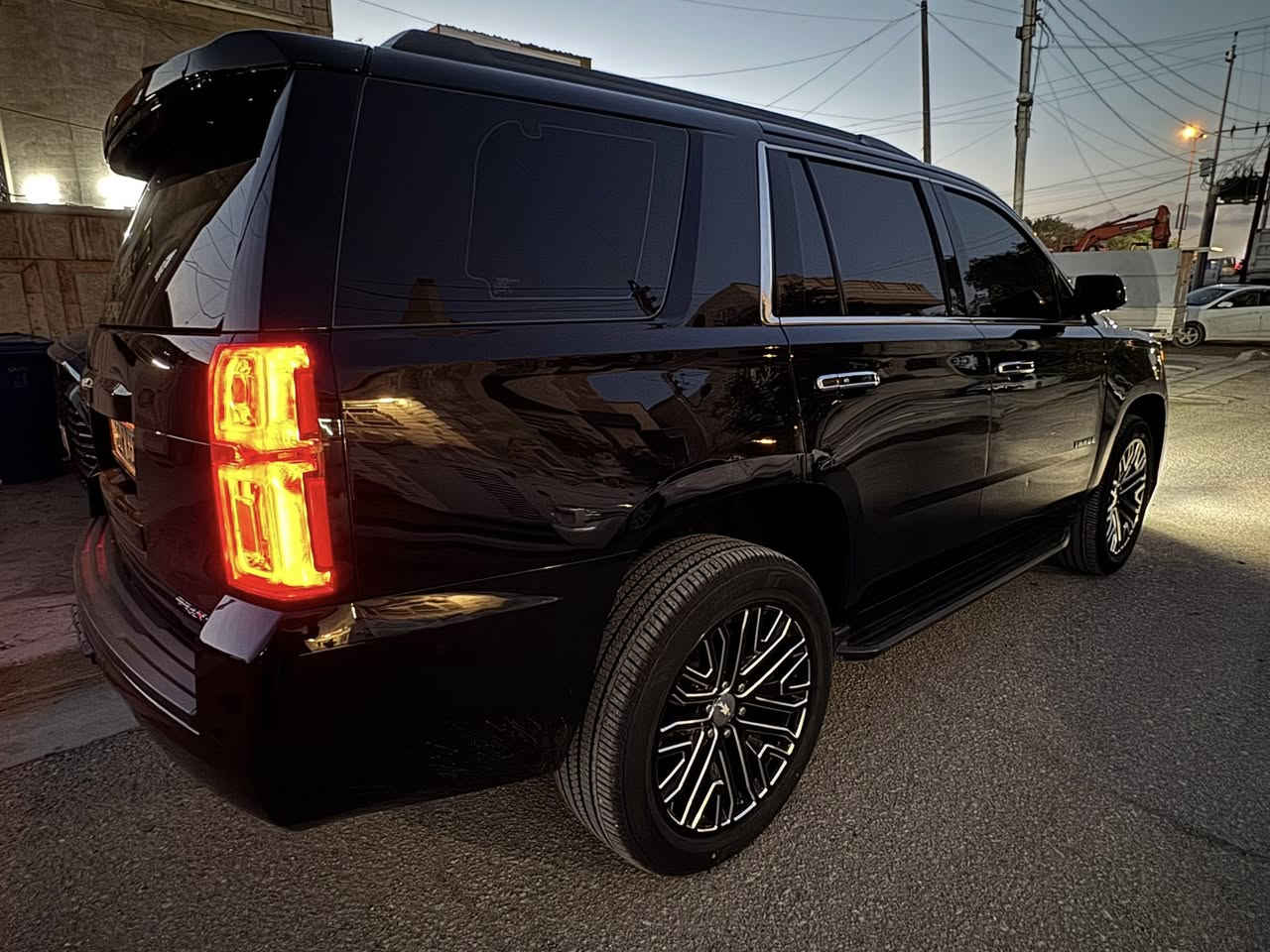 السلام عليكم
للبيع او مراوس حسب القناعه
شوفرليت تاهوو
موديل 19
رقم اربيل هزه وفحص جديد 
تحويل مباشر 
لون اسود مع باج تضليل
السياره فئة LT1 تجي فوول من كلشي عدا الفتحه
جاهزه بدون اي نقوصات
طبعا شاشه وقاصه وكشنات كهرباء
استيرن كهرباء
بجم زينون 
باب خلفي كهرباء وباقي مواصفات التاهو
السياره امريكيه بيه البنيد بدون ايرباك وصابغين الجاملغات ايضا
بيه فتح براغي الباب الايسر الخلفي
بيه بارد بالجاملغ 
وصور السونار مع المنشور 
السياره جاهزه عالبرغي 
بدون اي نقوصات 
مكان السياره بغداد تحويل مباشر
السعر ب335$ ورقه وبيه مجال
واي استفسار اني حاضر 

***********

***********

( محمد الصعب )
