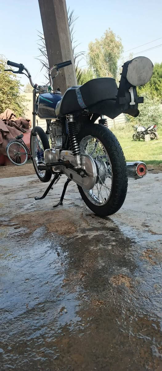 السلام عليكم دراجه البيع نامه شلامجه البيع اوراق 6 الموديل 2026 نضافه تعمير السعر 650 بيه مجل شي قليل


**إذا كنت صاحب هذا الإعلان وتريد حذفه لأي سبب، رجاءا أرسل رسالة إلى الدعم الفني**