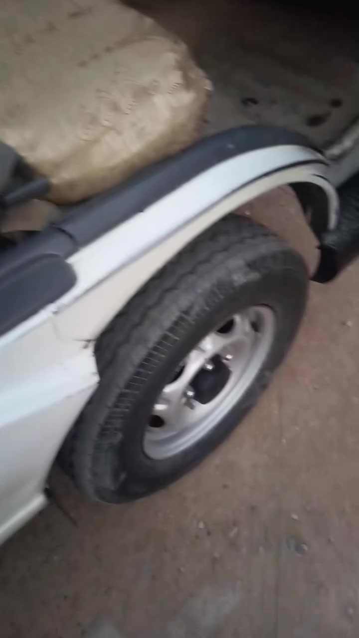 السلام عليكم ورحمه الله وبركاته نيسان للبيع موديل 2009 رقم بصرة انكليزي تحويل مباشر س 90وبيها مجال ***********
