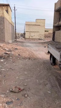 للبيع قطعه ارض للبيع مساحه(100) الارض/واجهه 5 نزال 20 قريبه على منطقه ...