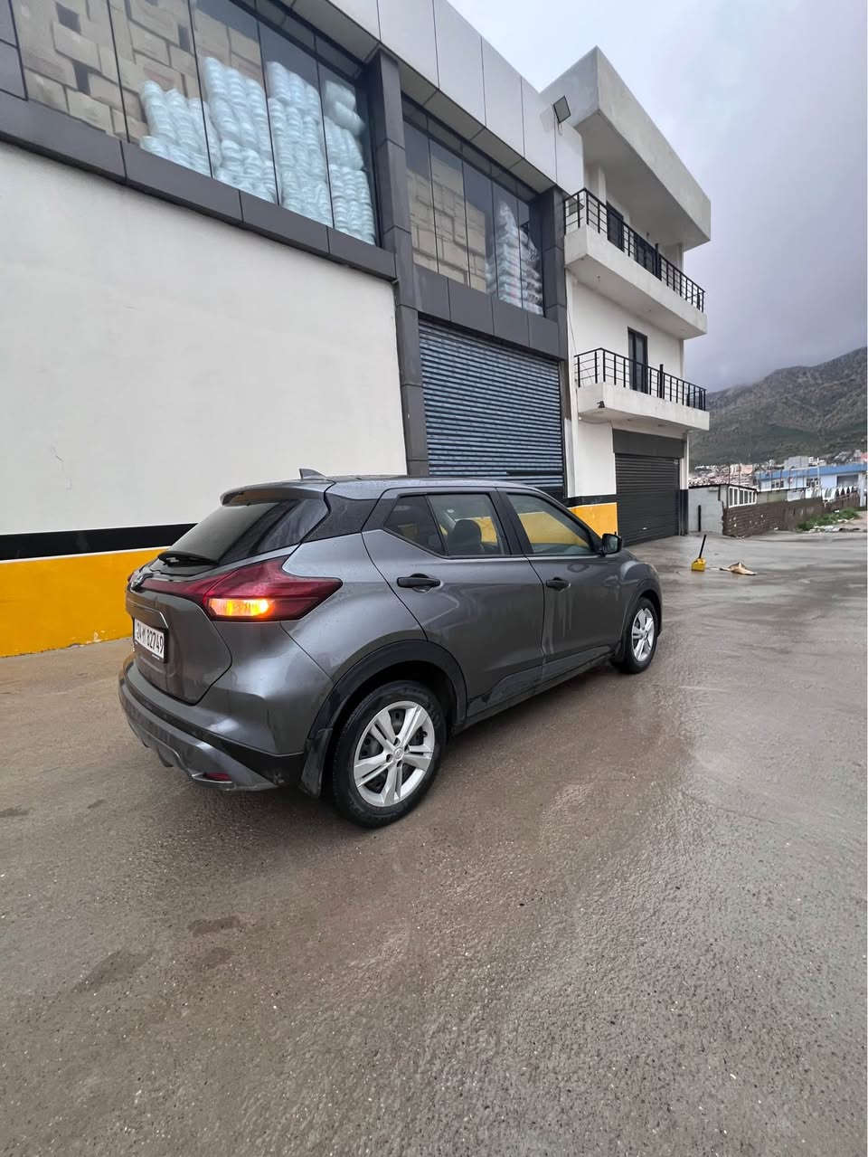 نيسان كيكس موديل ٢٠٢٣
ماشيه فقط ٣٤ ألف كيلو متر
رقم دهوك وموجوده بدهوك
رقم وسنوي وهزه جديده ٢٠٣١
سياره باسمنا تحويل اقل من ساعه
مكانها دهوك داخل دهوك 
سياره على وضع شريكه 
احلى من الصوره دينار مابيها مصرف
سياره دبل كير وتوماتيك 
شاشه وكاميره وحساس 
تحديد سرعه و لايت زينون 
اكو هوايه مواصفات اخرى 
سياره قطعتين صبغ فقط 
بونيد مع جاملوغ يم سايق 
جملوغ يم سايق واصله رأس شاصي
شي اصبعين مو اكثر 
ايرباك فقط برده باقي وضع شريكه
طبعا رقم شاصي هم موجوده 
سعرها ١١٩ ورقه مجال قليل
*********** بيها واتس اب دهوك, العراق
