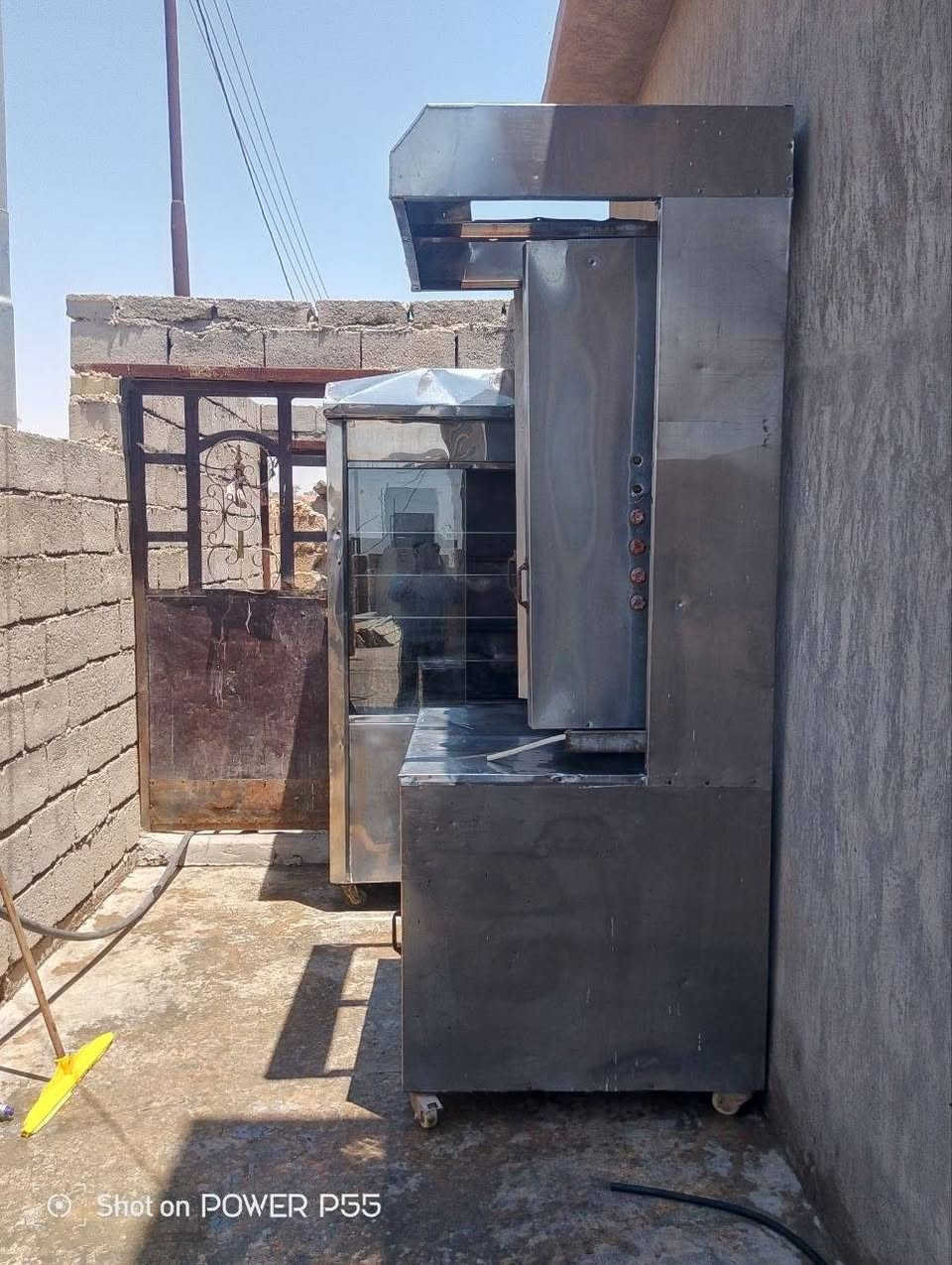 سلام عليكم شوايه دجاج وكص للبيع نضيفات ومرتبات سعر ثنينهن 500 وبيهن مجال شي قليل مكاني ديالى الغالبيه للاستفسار ***********

