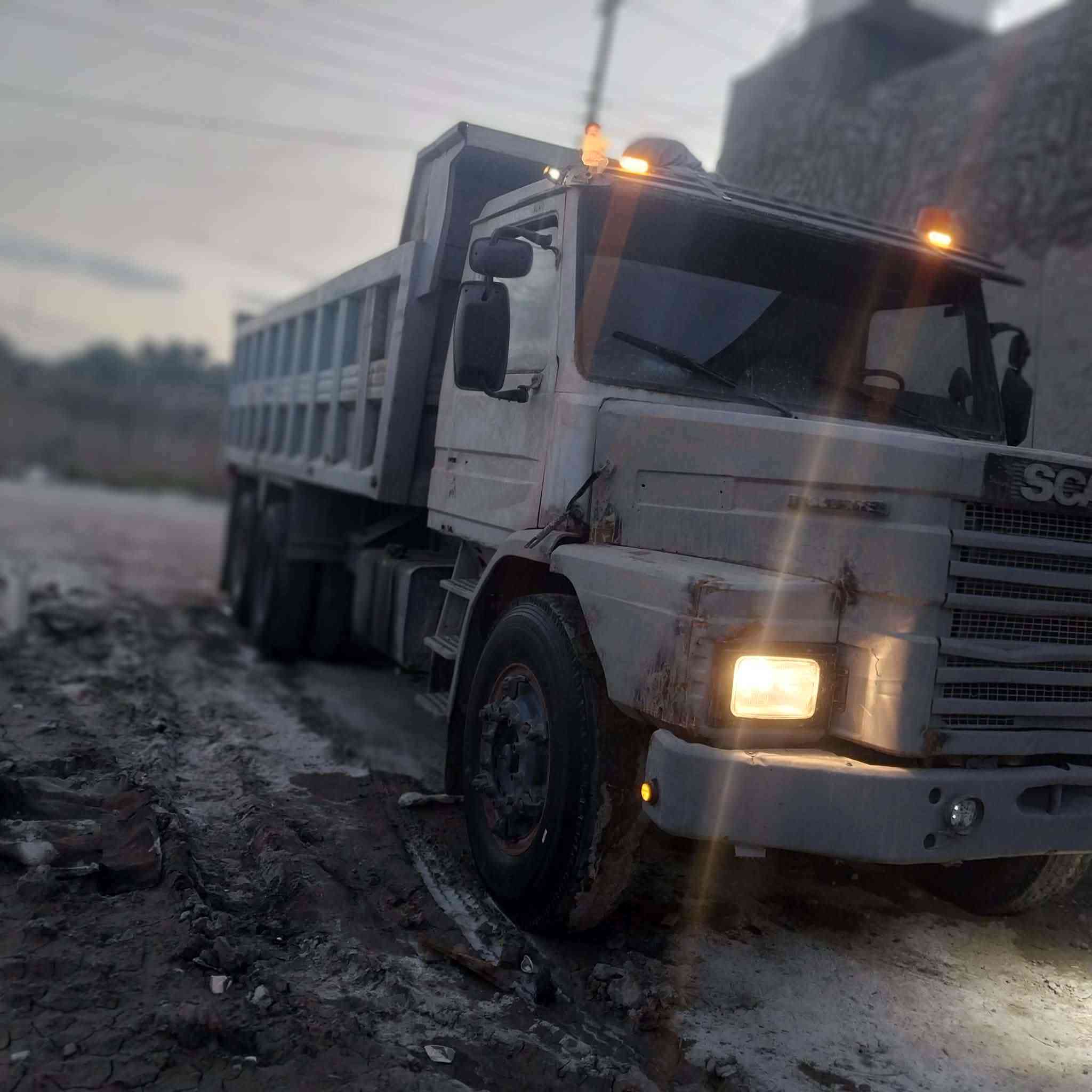 سكانيا للبيع112 بدي اخو الجديد تخم تاير عوزها زوج واحد مكينه 113 دشبول عدل شاصي مكفول ما عده التطواله شرط التحويل اني مكلف  بل نشر رقم راعيها خابر وبيك خير ودلل السعر 125وبيها مجال. 0770 636 6793/‏‪0771 323 0856‬‏
