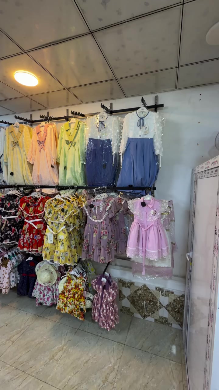 موديلات جديده من الفساتين البناتي 

كل التفاصيل والالوان راح تلكوهن داخل الستوري


**إذا كنت صاحب هذا الإعلان وتريد حذفه لأي سبب، رجاءا أرسل رسالة إلى الدعم الفني**