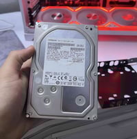 غراض للبيع كيسات ثنين  كل واحد يجي ويا ٣ فانات واذا تريد اكثر اضيفلك ع...