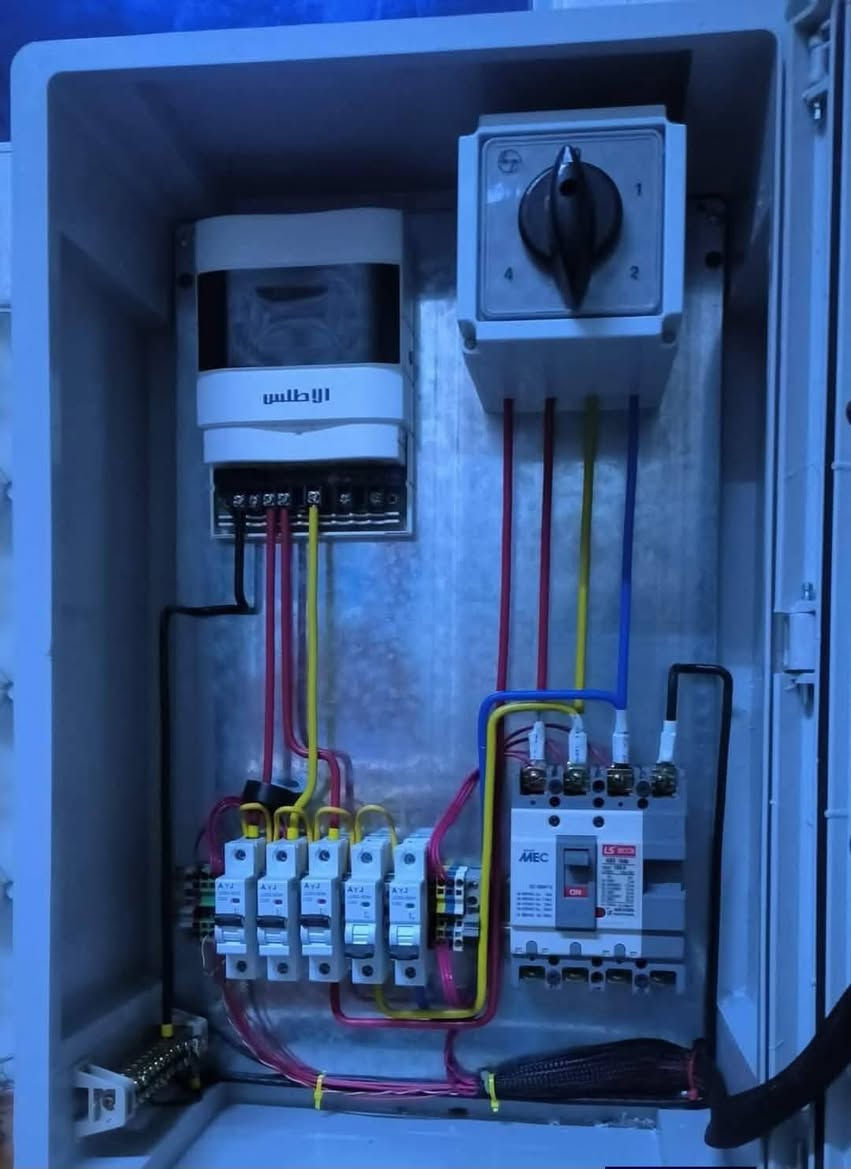 الكهربائي عبدالله المعموري لبيع وتنصيب كامرات المراقبه عمل
بوردات  منزليه  بوردات سياره بي واي دي تأسيس منازل بوري تأسيس سيمنز   تأسيس محلات كيبل 3 فيز  عمل  باسعار مناسبا  
***********
