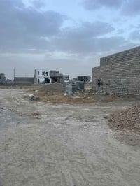 150 متر بالبهراط خلف شارع 50.  مقابل  شارع البرحمن السايدين.  بالبناء....