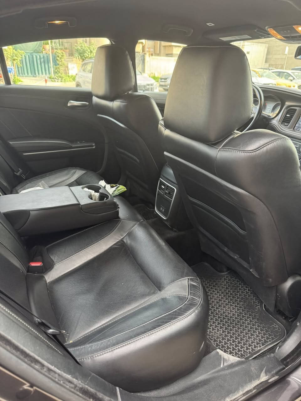 سلام عليكم جارجر للبيع sxt سياره فول موصفات عده الفتحه كشنات كهرباء +تدفئه وتبريد خزن ميموري تخم تاير جديد ماشيه 40km سياره امريكيه كلين تايتل  مكفوله كفاله عامه من البارد ول صبغ سياره حلوه وجديده مكانه بغداد للتواصل ***********
