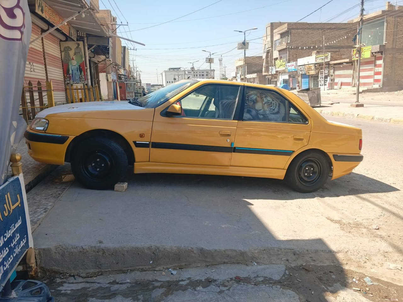 له بيجو موديل 13كير ومكينه فرنسي تبريد ثلج  رقم انكليزي  هزه ب9تسقط سياره حلوه وخير من ال .35ورقه
***********
