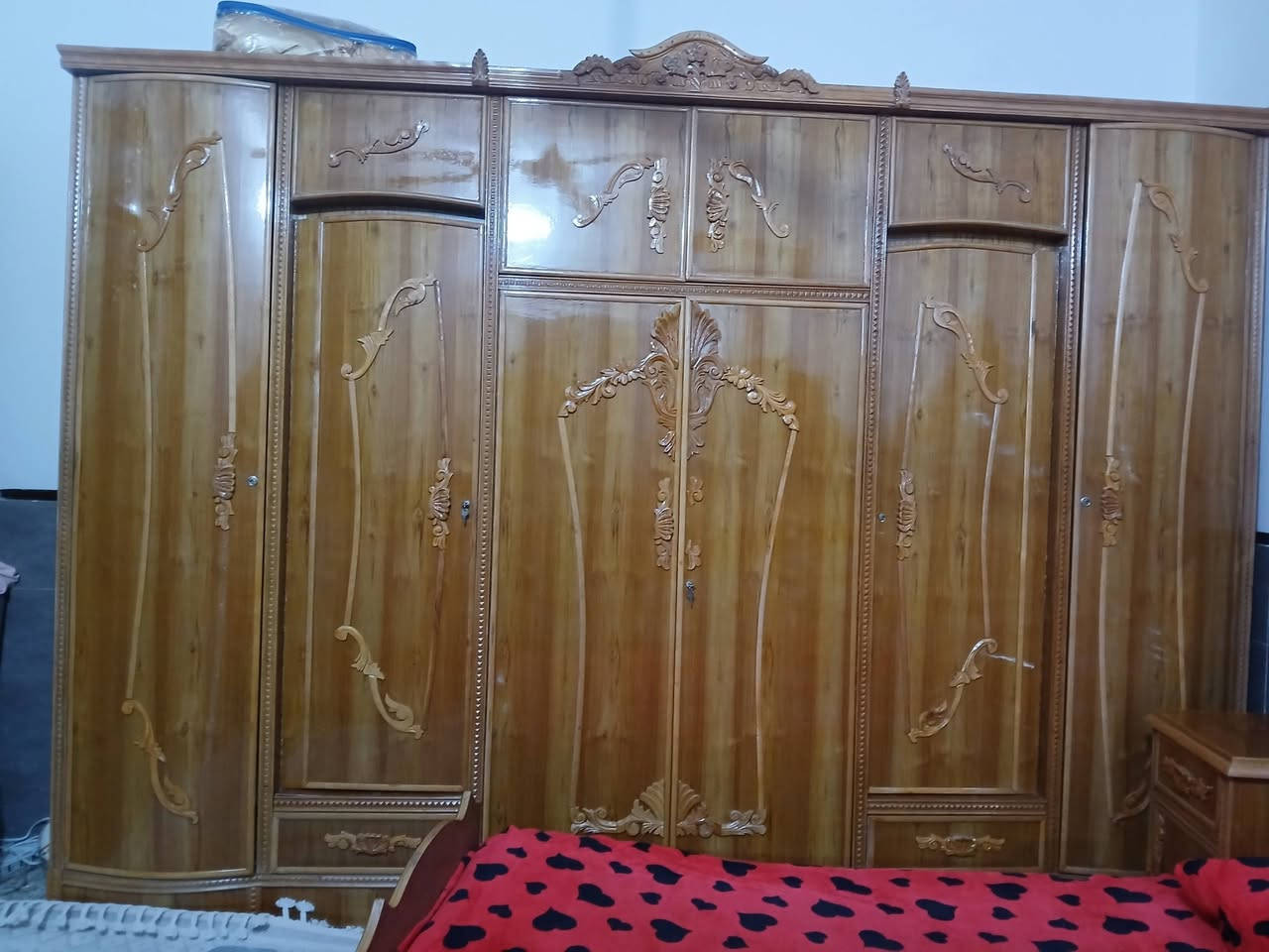 سعر الغرفه مليون بي مجال ***********
