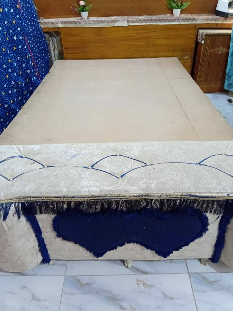 غرفة اخشاب تسكام نضيفة اي ضرر مابيهه مكانهه كوفة دور الحوزة النجف, العراق


**إذا كنت صاحب هذا الإعلان وتريد حذفه لأي سبب، رجاءا أرسل رسالة إلى الدعم الفني**