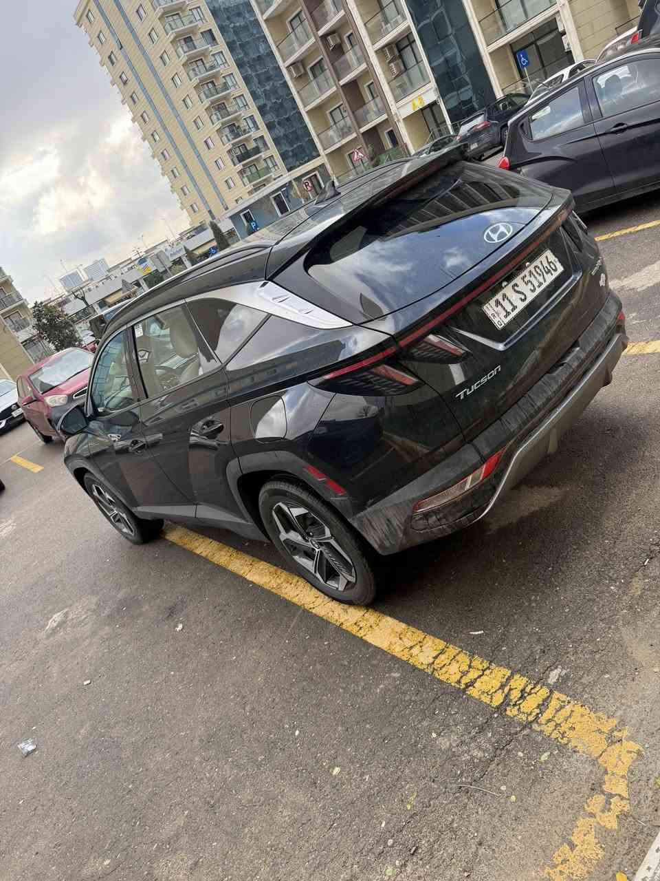 سلام عليكم للبيع توسان. 2024 Hyundai Tucson Plug-In
Hybrid Limited
‏‎مواصفات  لمتد 1/1 VIP بانوراما 
‏‎1- بصمه ابواب لمس
‏‎2- بانوراما 
‏‎3-كيج الكتروني متغير 
‏‎4- ( كاميرات عدد 5 ) 
‏‎5-كير دكمه 
‏‎6-نقط عمياء
‏‎7-رادارات امامي خلفي جانبي
‏‎8-قيادة الية 
‏‎9- تتقدم للامام وللخلف ب بصمه
‏‎10-هندبريك بصمه
‏‎11-كشنات جلد ابيض
‏‎12-كشنات كهرب
‏‎13-كشنات خزن ميموري
‏‎14-كشنات تبريد وتدفئه امامي خلفي وتدفئه استيرن
‏‎15-بك لايت لد
‏‎16- لايت لد + زينون
‏‎17- شاشة كبيرة لمس
‏‎18- تثبيت سرعة
‏‎19- من تشغل اشارة يقلب الكيج كامره
‏‎20- شارة جانبيه
‏‎21- ويل كب كبير كروم
‏‎22-تحديد مسار 
‏‎23-صندوق كهربائي
‏‎24- فول تحكمات ستيرن
‏‎25-تبريد لمس
‏‎26- السماعات شركة BOSE
‏‎26- شحن وايرلس
‏‎27-نظام gps خرائط
‏‎28- شفتات كير ب ستيرن
‏‎29- حساسات امامي خلفي
‏‎30 - تشغيل عن بعد 
‏‎31 - اوتو بارك 
‏‎32 - المرايه الوسطيه (اوتو دم ) يعني الي وراك مشغل عالي المرايه اوتماتيكي اصير سوده 
‏‎33 - مود ادرايف ( اقتصادي - سمارت - سوبر - وثلجي )
‏‎34 - سياره فور ويل اج تراك 
‏‎35 - نظام نزول منحدرات 
‏‎36 - نظام اضاءه داخليه لدات متغير الالوان 
‏‎37 - نظام التبريد دفيوز تبريد من كل الجهات ( يعني مو بس فتحات التبريد ال 4 ينطن تبريد لا الدشبول كله ينطي تبريد عن طريق فتحات موجوده بالدشبول )
‏‎38 - تبريد قطعتين امامي خلفي ‎
‏‎39- الداخل لون ابيض
‏‎40 - ماشيه 20الف ميل
حادث موضح بل الصور جبت لون وشدت السيارة بدون صبغ 
السعر230و مجال بسيط
مكان سياره بغداد)***********
