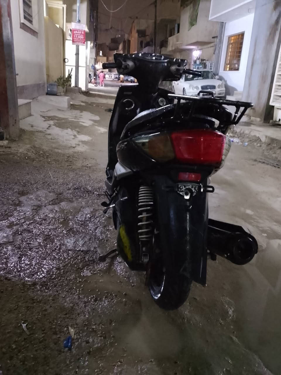 سلام عليكم
يالله ادمن وافق. 
سكنس فحل نوزل خطين بلاديه، الدراجه مفتوحه مكينه تجفيت قبل شهرين، لكن الدراجه امانه الله بعدها بحاله زينه مثل ماموضح، 
دهن موتل كل شهر وحاليآ صالي سبوع من مبدله، تايرات جلاتين جدد، الدراجه نقصها بس تريشه اليسرى وحاضنه، عداد رياضي، دبل اشاره شغال كلشي بيها شغال، 
السعر 380الف وبيها مجال
العنوان، بغداد الحريه الاولى شارع باتا، 
كذالك اكفلكياه من السرقه
*********** واتساب موجود وخاص ايضآ
ومن الله التوفيق.
