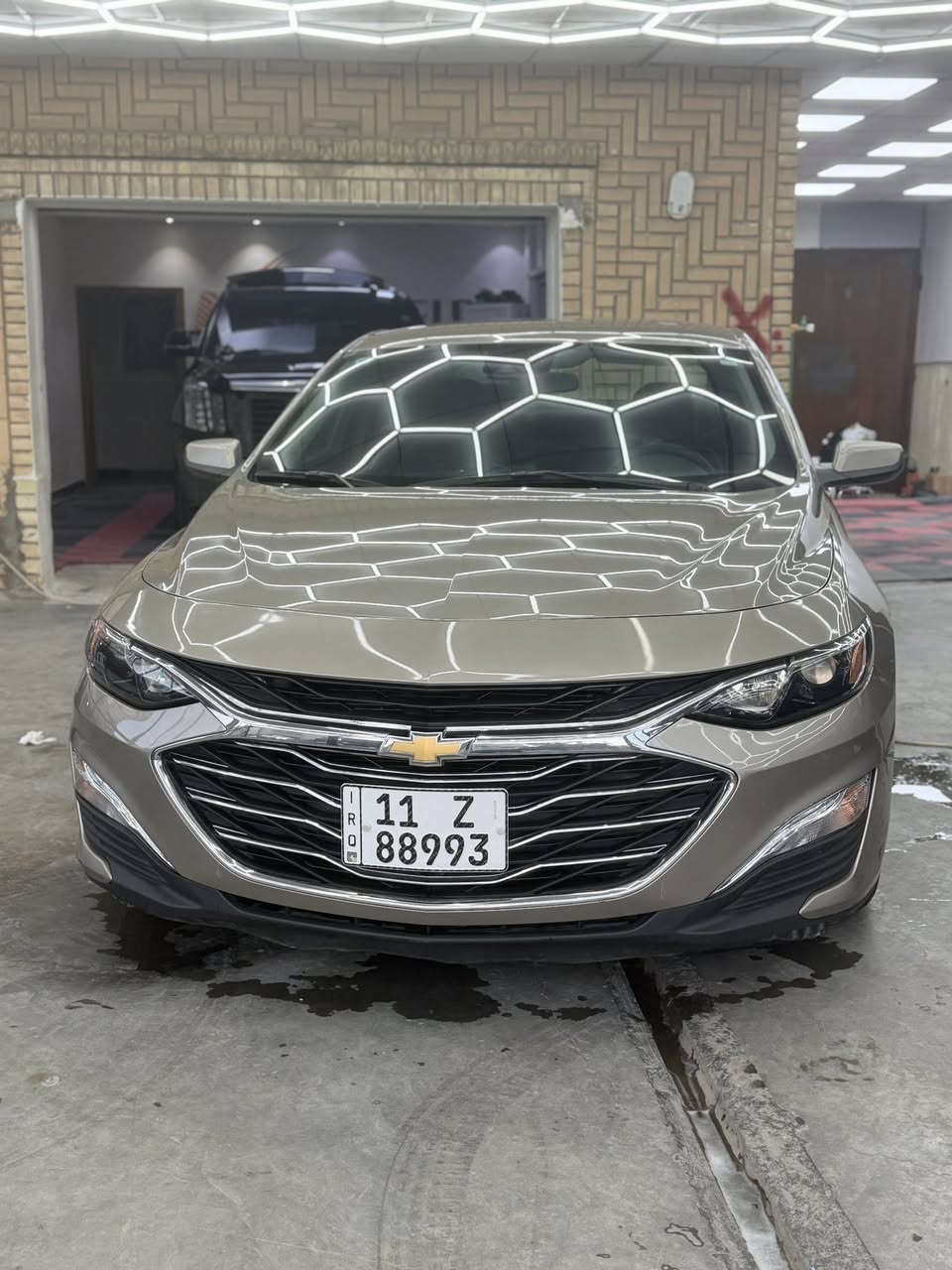 سلام عليكم شباب شوفر أليت ماليبو 2023 سيارة جاهزة من كلشي رقم بغداد بسمي تحويل ثاني يوم بيهة جاملغ خلفي قفط موظح كدامكم بل
ماشيه 50الف فقط

المواصفات : 
بصمة تشغيل  / 
تحكم ستيرن /
رادار جانبي / 
حساسات خلفية / 
شاشة كبيرة  / 
ويل كب / 
اطفاء ذاتي / 
بلوجكتر LED 
/ مانع انزلاق / 
بلوتوث / 
اواكس / 
USB 
/ محرك 1500تيربو 

مكاني الامين ثانيه 

للتواصل ***********

كلشي ذاكرلك ب منشور 
سعر 135 وبيها مجال سياره ترهم مراوس
