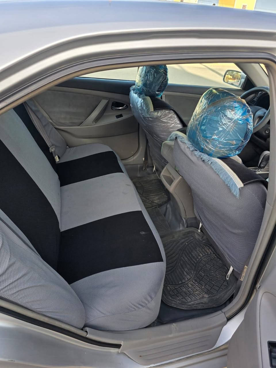 كامري للبيع 2008 امريكي
سيارة جاهزة من كلشي 
بيهة قطعتين تبديل باب وجاملغ
سيارة وصلت 95 ورايدهة 100
***********
