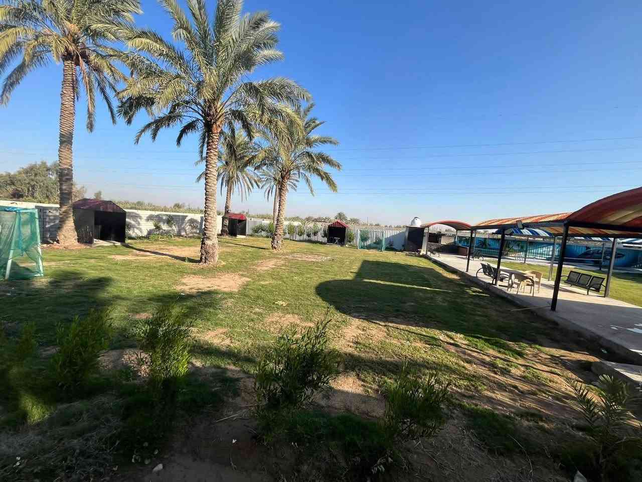 #استراحةومزرعةعبدالله  ( عوائل_شباب) على مدار الأسبوع من كافة المحافظات بنظام حجز نهاراً ومساءً ومبيت 
للحجز الاتصال📞 على الأرقام التالية  🔴***********  ***********
 
(يتضمن المكان كل وسائل الراحة وكل ما تحتاجونه)
☘️🏊‍♂️الأمان والنظافة 💯
☘️🏊‍♂️كهرباء على مدار 24 ساعة⚡️ 
☘️🏊‍♂️مسبح كبير 🌈☃️ +مسبح اطفال 
🍀🏊‍♂️مكان مخصص للشوي 🐟🐓 
🍀🏊‍♂️كراج سيارات كبير 🚗 
🍀🏊‍♂️حديقة كبيرة 🌿🌺🌹
🍀🏊‍♂️تحتوي على غرف نوم 🛌 وصالة كبيرة 👈ومطبخ مجهزة ومؤثثه بالكامل بسبالت حديثة و تدفئة 🔴

تحتوي ايضاً على ألعاب 
فيشة ⚽️
منضدة 🏓

 📍 العنوان
 - ديالى بعقوبة قرب جامعة ديالى 
#بساتين_ومزارع_العراق

وأهلاً وسهلاً بيكم وتشرفونا في اي وقت 🤍.
