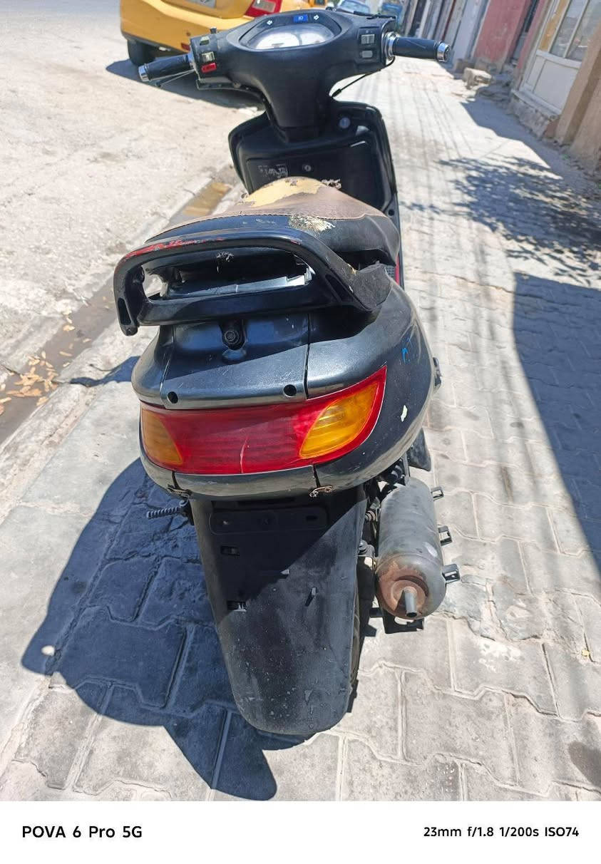 سلام عليكم دراجه فراشه فحل  هندور واحد تشتغل  مكينه ناعمه شلعه معدل ولا تنقيص سعرها 300 وبيها مجال قليل مكان النجف حي ميسان #***********
