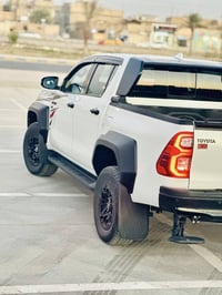 هايلوكس GR • ٢٠٢٤ • رقم بغداد دولي