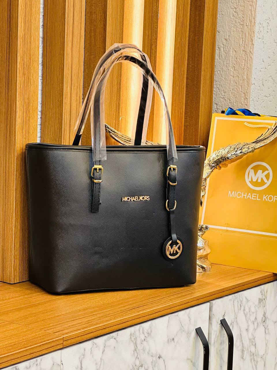 ✨ أسعار خاصة وحصرية لأصحاب الكميات والجملة 
✨ عروض  للبوتيكات والمتاجر الإلكترونية 
✨ أحدث الموديلات بجودة ممتازة تصل إليك مباشرة من المصانع
✨ الحجز والتنسيق للكميات فقط لضمان أفضل خدمة للتجار
✨ شحن سريع وآمن إلى جميع دول العالم مع متابعة دقيقة للطلب
✨ نضمن لك استلام طلبك في الوقت المحدد بدون تأخير
✨ خيارات دفع موثوقة تريحك وتضمن حق الطرفين
¶ رابط واتساب
 https://wa.me/qr/EOSGTCDHWKI5H1
رابط التلغرام
https://t.me/heel_shoulder15

#حقائب
#حقائب_يد
#حقائب_نسائيه 
#حقائب_ماركه


**إذا كنت صاحب هذا الإعلان وتريد حذفه لأي سبب، رجاءا أرسل رسالة إلى الدعم الفني**