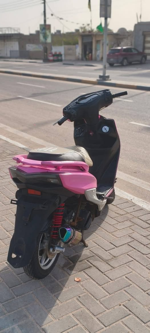 السلام عليكم دراجه للبيع سكنس ياباني عداد الكتروني مبوشه بوشه 58 شاير شغاله رباعيه شغاله بريك ديسك بيع مستعجل باقي الاستفسارات على هذا الرقم***********
