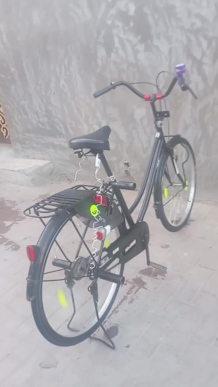 السلام عليكم اسف للبيع حجم 26 بايسكل موديل 20 سانتوس 110 في مجال مكان خان النص ***********
