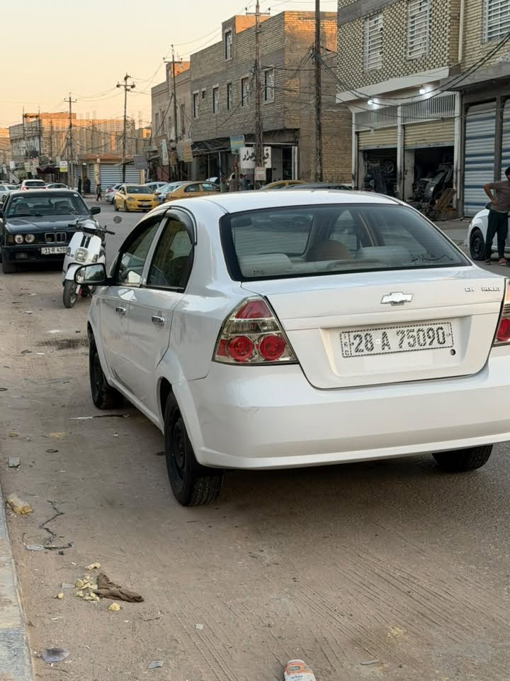 سلام عليكم أفيو ٢٠١٠ 
رقم انكليزي ابسمي 
مكفوله من ضربه صبغ حزام فقط 
تبريد شغال 
مكينه بيه خيط بخار بصيط 
مكانه نجف عسكري كبل 
السعر انتصل عل رقم ***********
