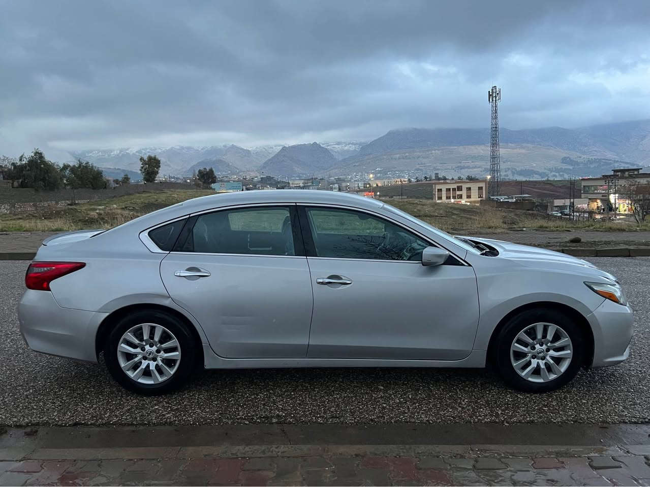 السلام عليكم

للبيع نيسان التيما موديل 2016 السعر 118$$ ورقة ومجال 

السيارة بسمنا تريد تحويل تريد وكالة حاضر

مكينه وكير وتبريد كله بشرط وين ماتريد افحص

محرك 2500 المرغوب اربعه سلندر

مواصفات S

كشن كهربائي 

بصمه 

ابواب بصمه 

صندوق بصمه

تحديد سرعه

أربع أطارات أصلي قبل أسبوع شديت جديد

السيارة خير من الله على وضع الشركة 

دينار مصرف مآبيها جاهزة

شاشه وكاميرا

ماشيه 85  آلف 

وبعد بيها مواصفات 

سيارا بيها جاملغ وقبغ صندوق وبنيند بدون نقطة دوخل شرط

الشواصي والبدنة شركة نقطة صبغ مابيها

رقم شاصي موجود مع صور

إرباكات كلو شركة ماطاك

سيارا احلى من صور سيارا نظيفه ما بيها مصرف

حجر كزوز بشرط

هاتف ☎️ *********** واتساب موجود 

العنوان عقرة تبعد عن الموصل واربيل مسافة تقريباً ساعة اخي وعزيزي مو شراي لاتراسل واعبر المنشور ؟؟؟ دهوك, العراق
