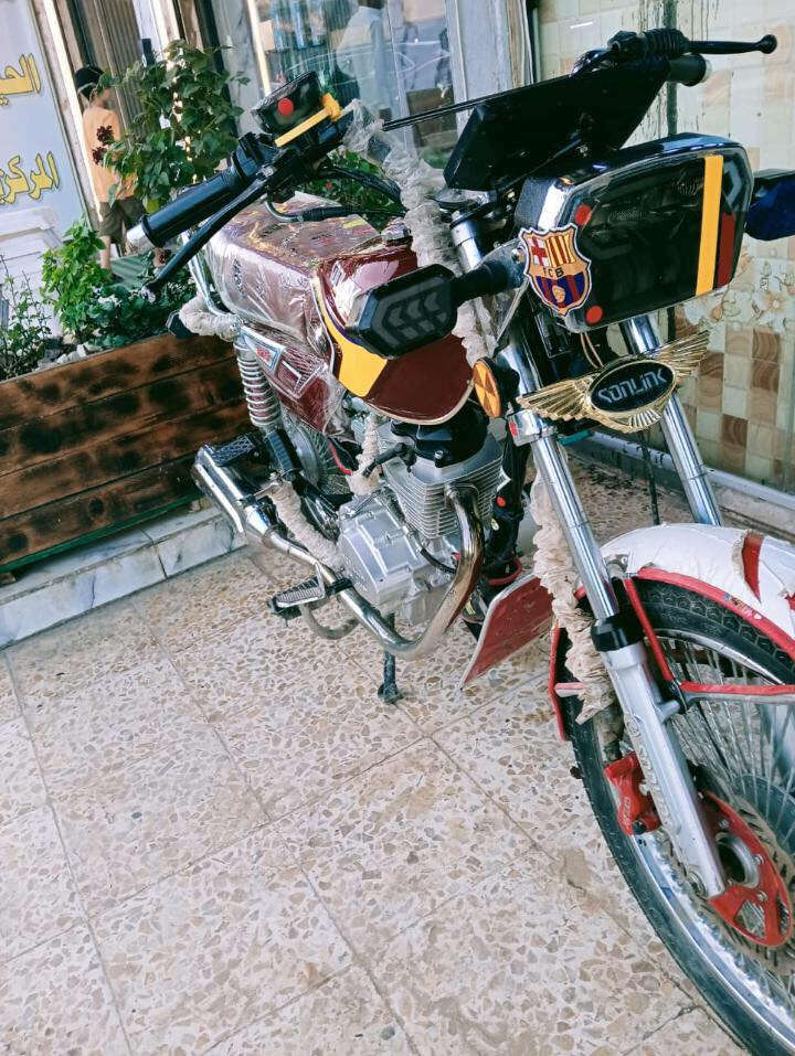 دراجة 2025نضيفه شرط كير ومحرك شاشة شغالة كلشي شغال 650وبيها مجال الاستفسار اكثر اتصل عل رقم ***********
