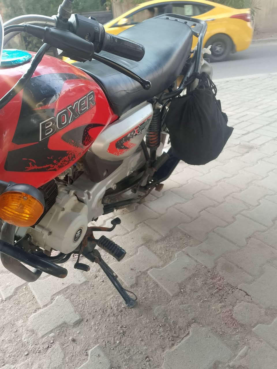 سلام عليكم دراجة بوكسر موديل حديث 2023دراجة مامشتغلة دلفري شخصية فقط دراجة نضيفة كفالة محرك وكير وشاصي  بيه ملاحضلت بصيطة مثل لاشاير بريك   وعلة حسابي اسويهن الك بس مستعجل على البيعة اليحب يتواصل وياي هاذا رقمي ***********العنوان متواجد بلاعضمية وغزالية
