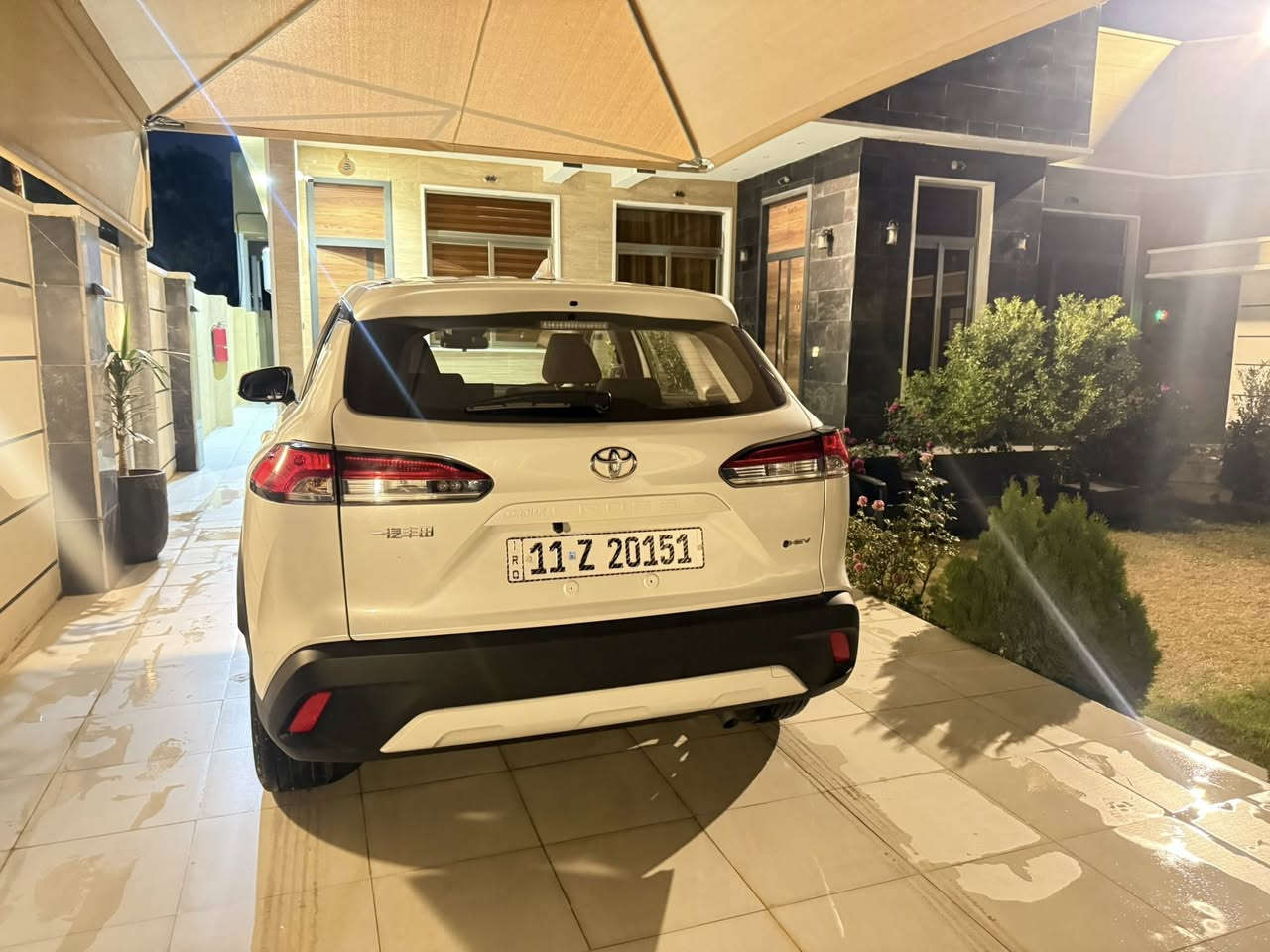 السلام عليكم
كورلا كروس هايبرد 
موديل /2025 
رقم / بغداد 
ماشية/11 الف كم 
فتحة بصمة فول مواصفات عدا الجلد 
السيارة مكفولة كفالة عامة عدا رصعة باب خلفي كد اصبع 
السيارة محجوزة المالك / جيراني والكفيل زوجته معلمه تتواجه وياه 
تريد وكالة عامة خاصه حاظر 
السعر /145 ورقه 
هاتف /***********
هاتف/***********
