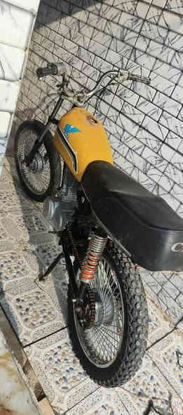 سلام عليكم دراجه كلك متروكه من زمان دراجه شغاله وغراضها موجوده نقصهه بس ابلك أريده ب ٢٥٠ وبيها مجال قليل لي تفيده يخابرني ***********
