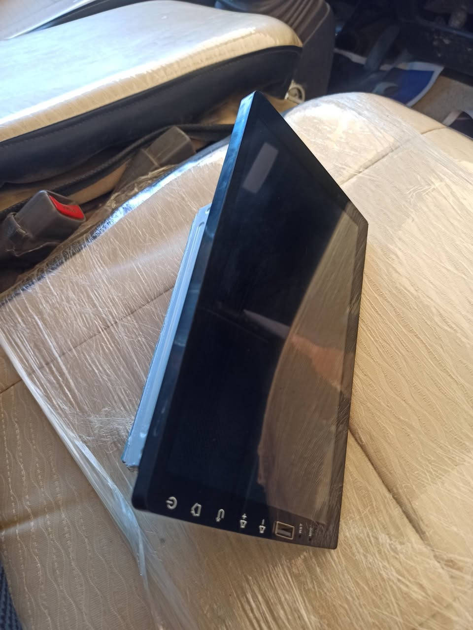 شاشه بدون واي فاي ترهم ع اي سياره سعر35 بي مجال مكان بابل محاويل
