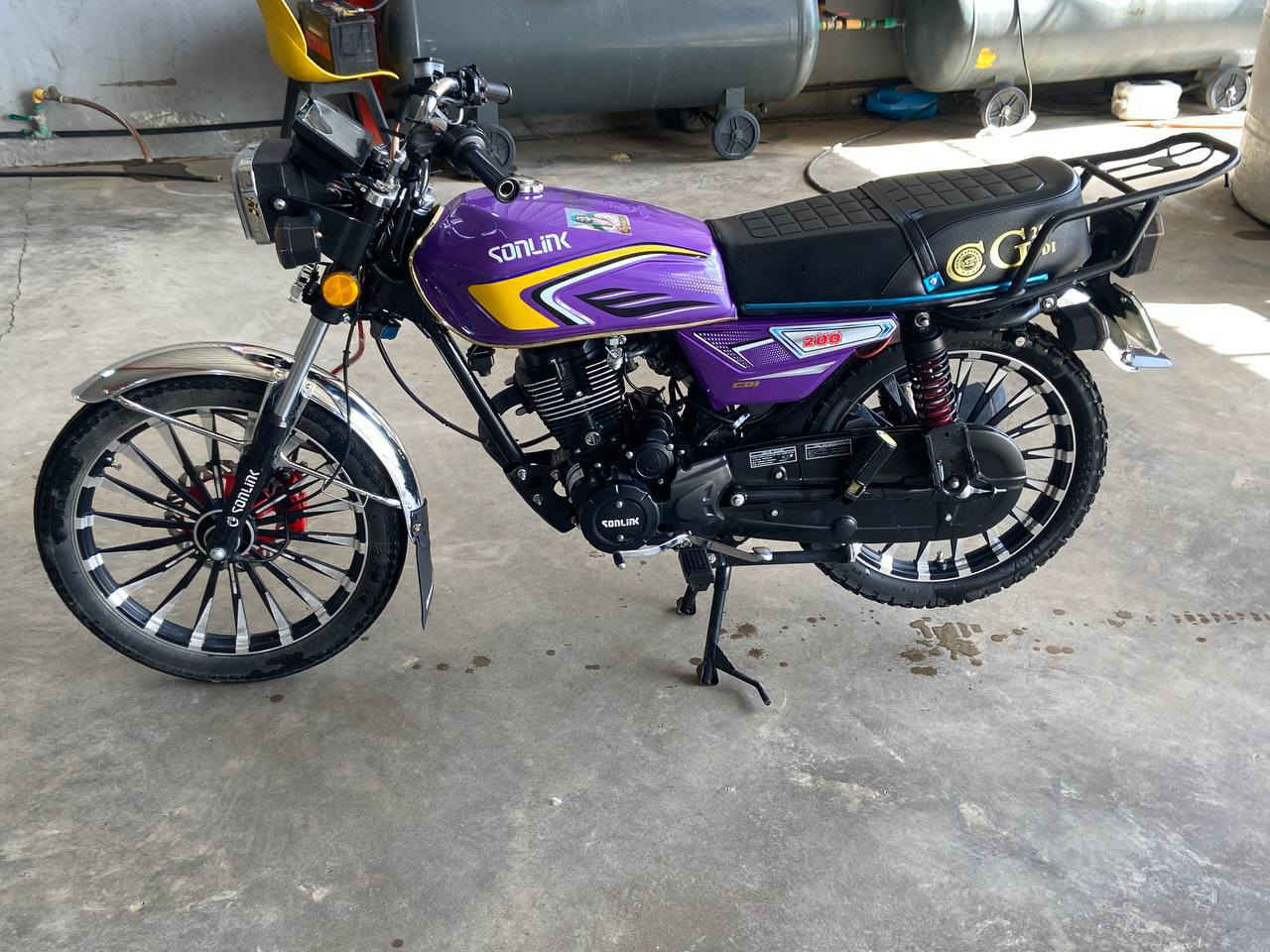 السلام عليكم للبيع او مراوس دراجه سيفان٢٠٢٥ 
دراجه زيرو جديده اي نقص مابيه ماصار شهر من نازله فقط دشبولهه وكعت علي طابوكه ونكسر يشتغل فقط الاضائه مالته غير هذا برغي نقص مابيه لون مميز دراجه تخبل اشاير شغالات بكلايت لايت سلف هندر بعدهه زيرو دراجه مكاني ديالى الخالص هبهب سعر ٧٢٥ وبيهه مجال رقم ***********
