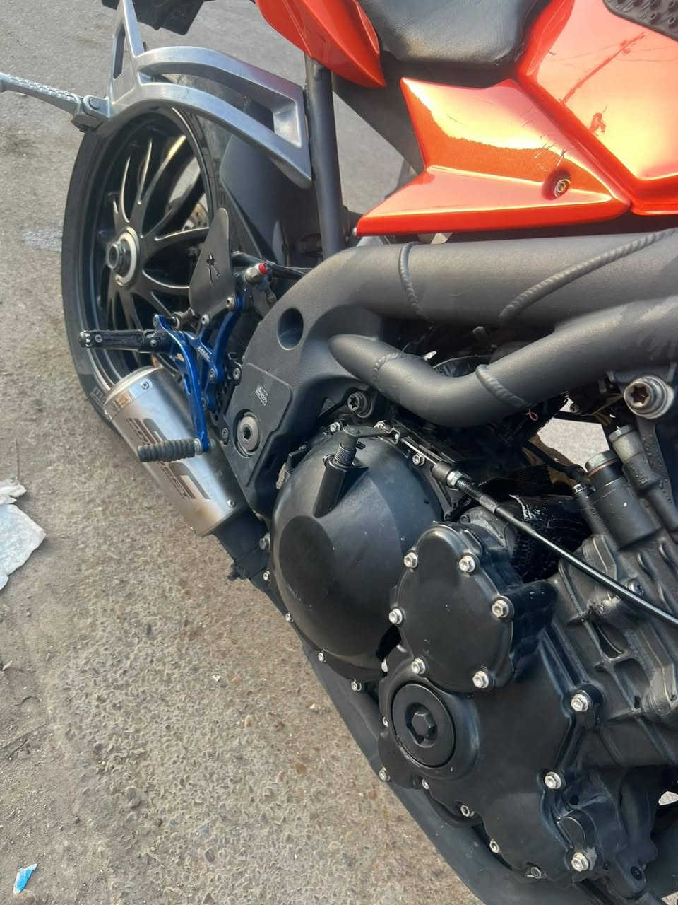 السلام عليكم شباب دراجه ترايمف سبيد تريبل 1050 (triumph speed triple 1050). 2012 🧿دراجه بحالة الوكاله 
حجم المحرك 1050cc فجوج برمبو من وكاله تك هاوزن  بلاد لاحماوه ولاصوت ولاتنقيص ولا دخان
عليها برمجه بك فاير قويه دراجه بحالة وكاله نكره سلف بكل وقت برغي ممفعوح من محرك كفاله عامه دبل راديتر دهن وراديتر مي دبل راديتر  غراض z. Kawaski جيب وشد 
السعر 25 وبيها مجال  لشراي  يشلع عيوني وماكو هيج سعر لو تفتر العراق كله 
خواتها موجودات بضلال بي 50 
والتعجبه وماعندا كدامه دراجه اي شي بدراجه لو شخط اكلك بي قبل لاتجي ولاتعب نفسك اني تحمل مسؤلية اي شي خارج عن مذكور 
العنوان بغداد منطقة السيديه 👍🏽

*********** بي واتساب وخط مفتوح بغداد, العراق
