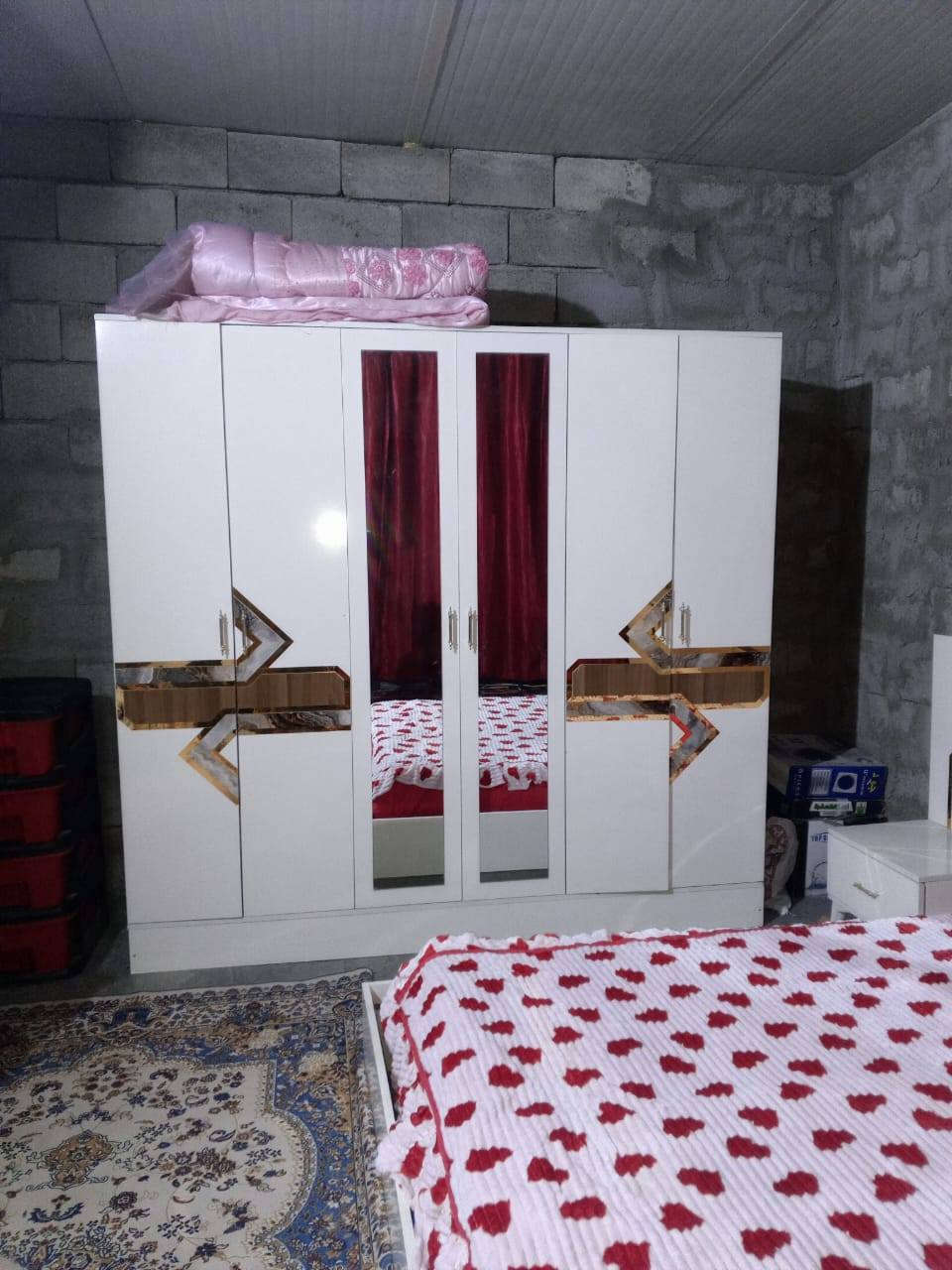 غرفة للبيع تركية ب 300 وبيها مجال ***********
