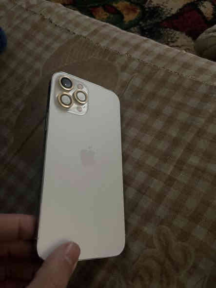 للبيع ب٥٠٠ وبي مجال بسيط ١٢برو ماكس وتر او مراوس ب١٤عادي او ١٣برو رقمي ***********
