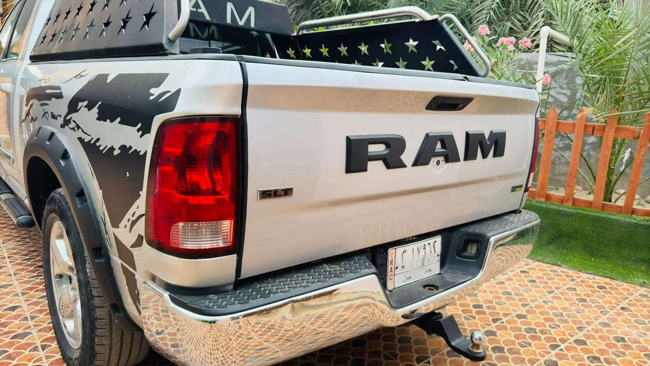 السلام عليكم
دوج رام 2012
باب قصير بدي قصير
مواصفاته معروفه
محرك 8 سلندر 4700
ضربتها الباب خلف السائق وجزء بسيط من البدي
بدون ايرباك
حداده اماميه جديده
زوج تاير اماي جديد 
السنوية بأسمي 
السيارة جاهزه بدون اي نقص
للبيع فقط بدون مراوس
السعر ١٤٥
اي استفسار متواجد على النت او اتصل على الرقم
***********
