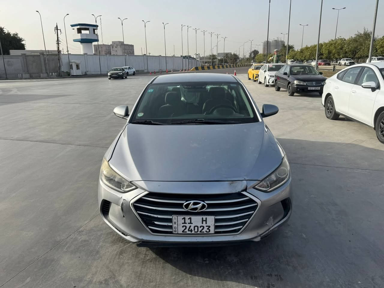 السلام عليكم
النترا 2017 للبيع رقم بغداد الدولي الجديد تحويل ثاني يوم باسمي ماشية 119 ميل محرك 
دوش ٢٠٠٠ 
حادثها كما موضح في الصور
مكان السيارة بغداد زيونه
رقمي ***********
