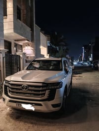 لاندكروز للبيع سعرها 570 وبيها مجال مكان زيونة وسونار مال يوم  0774111...