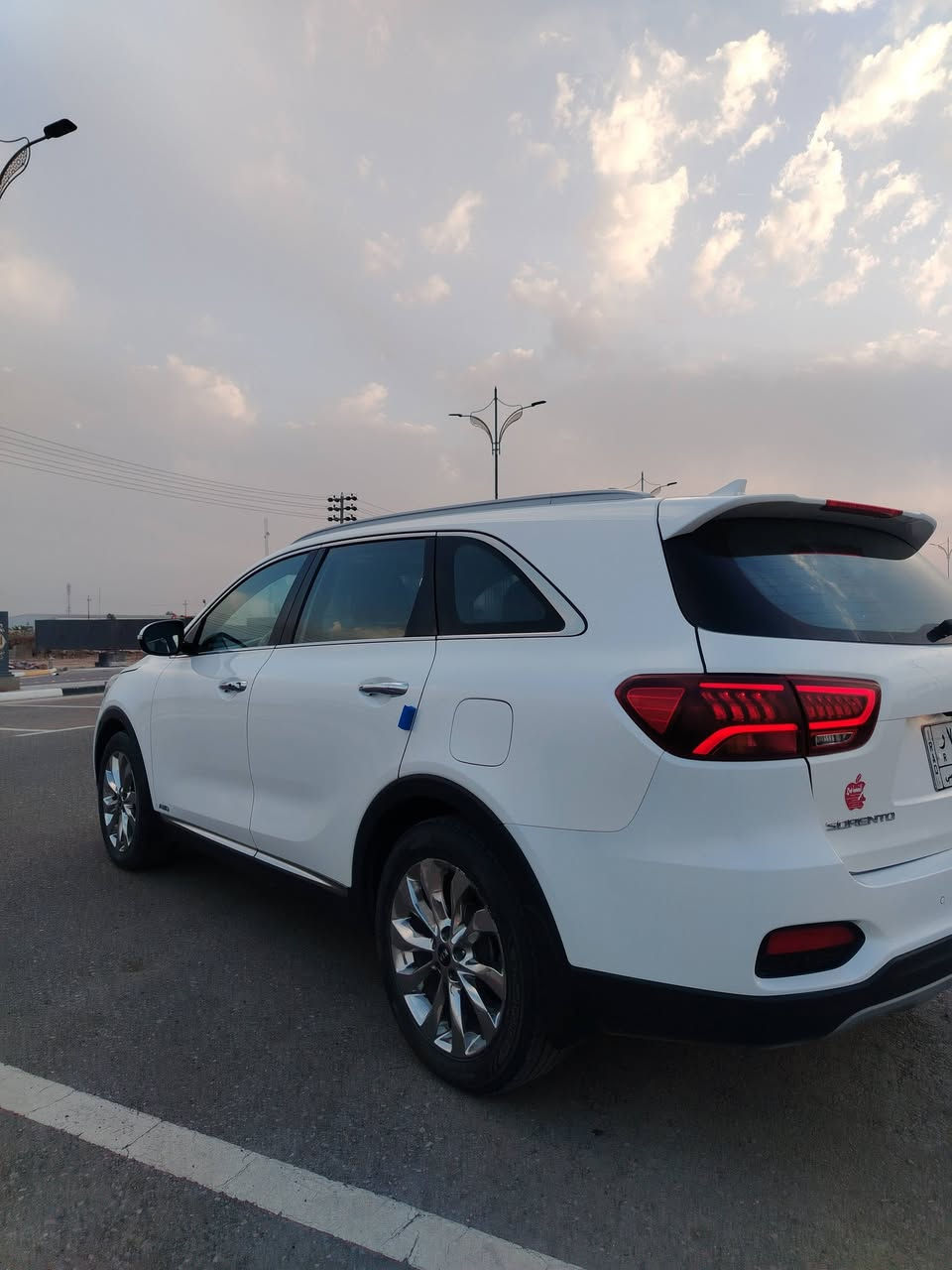 بسم الله الرحمن الرحيم 
السلام عليكم 
سورنتو 2019 وارد كويتي 
فول موصفات فورويل 
مواصفات
 
1.خمس كامرات 
2.رادار امامي وخلفي 
3.خمس انضمه قياده
4.بردات خلفيه بلاد
5.كشنات امامي وخلفيه تدفه وتبريد 
6.اوتو هولد
7.صندوق خلفي ذكي 
8.سايد بريك دكمه
9.بصمه ابواب عدد ثنين 
وبيه بعد كم سالفه

السياره ببيه فقط الجاملغ الامامي الي بل جه ليمنه تبديل وكاله فقط ممشه 173الف وسعر لسياره(240)ورقه وبيه مجال حك لجيه 
تواصل 
***********
***********
