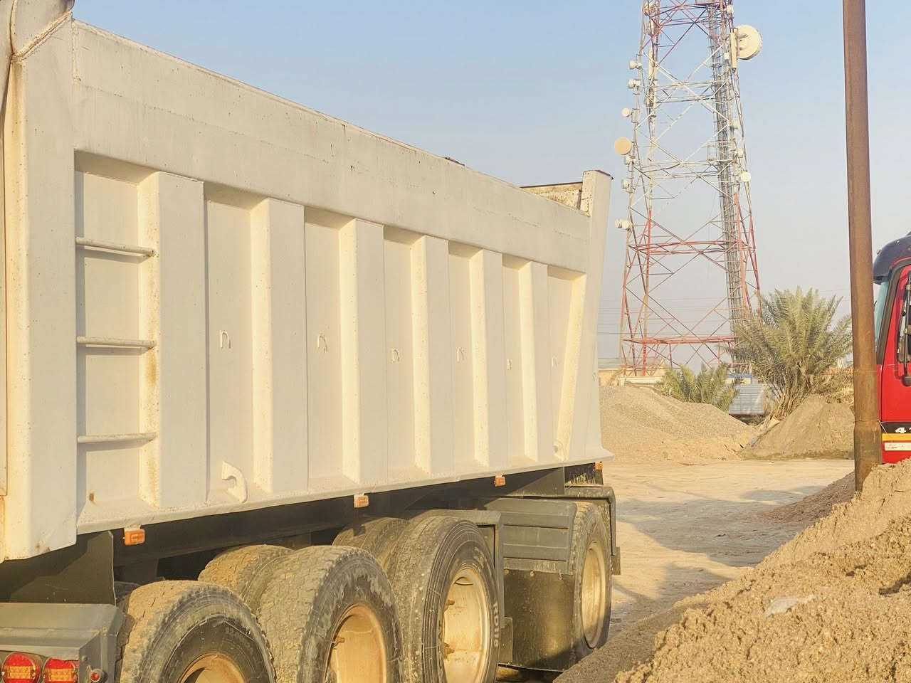 سلام عليكم مقطوره للبيع بل شكل انضف من الصوره سعر 150 وبيها مجال اتصل ***********
